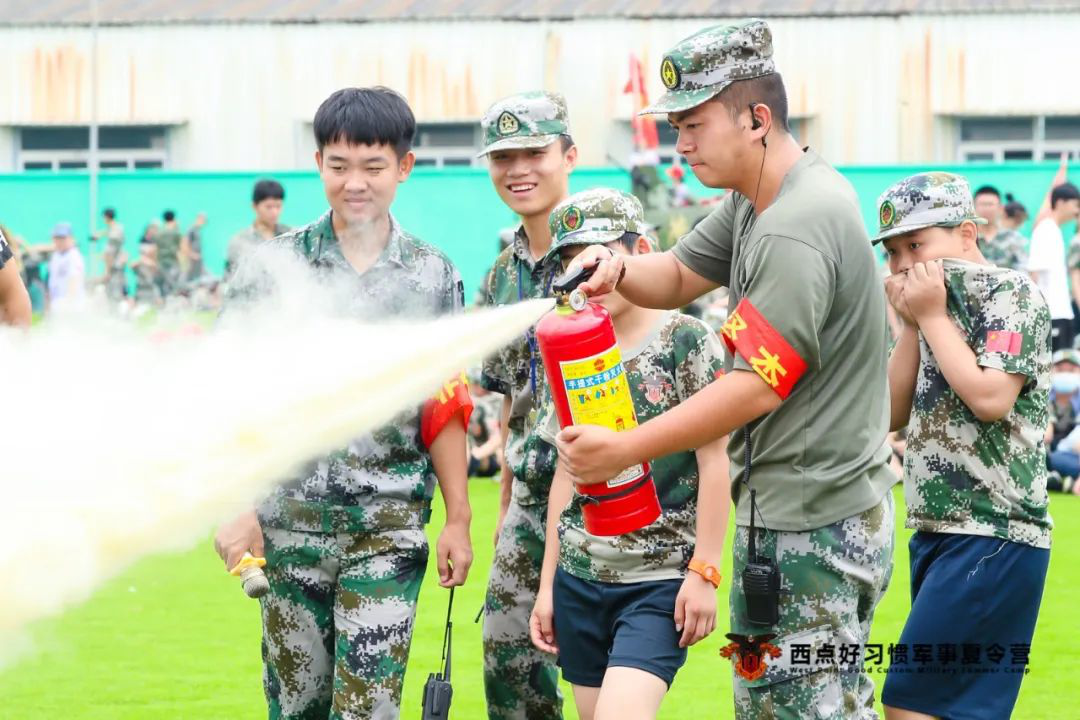 体验军魂铸造，做乘风破浪的小战士！