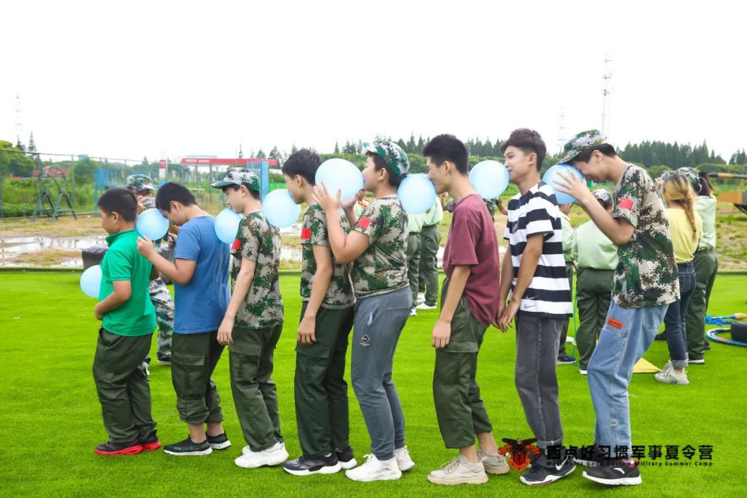 台风暴雨也浇灭不了小战士训练好习惯的热情！,上海西点军校