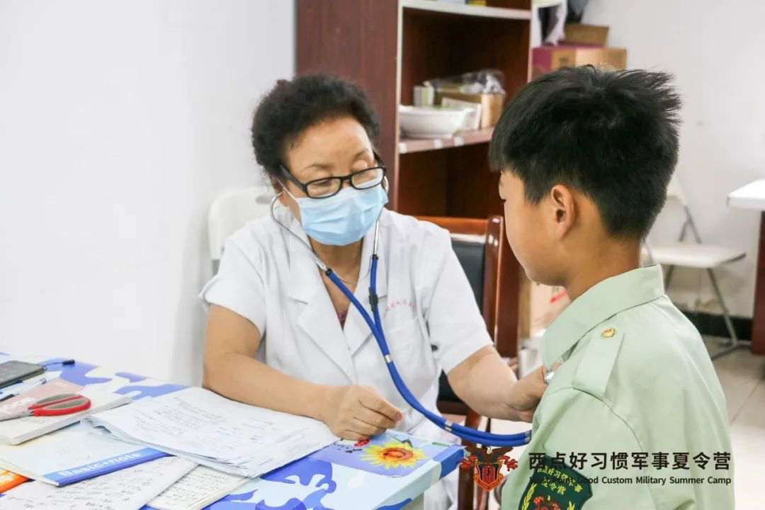 台风暴雨也浇灭不了小战士训练好习惯的热情！,上海西点军校