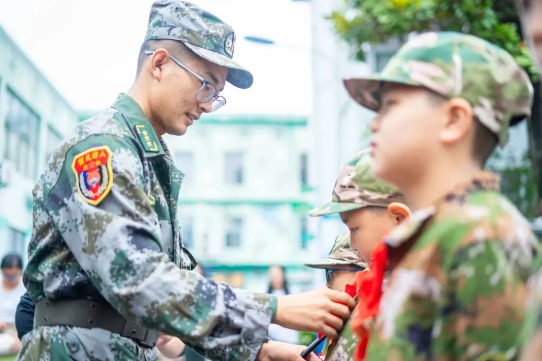 周末半日营免费、免费、免费预定！真人cs、装甲车、射击打靶免费玩！